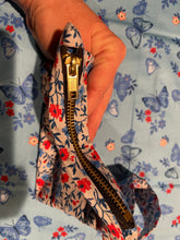 Load image into Gallery viewer, Spring Meadow Purse Wristlet
