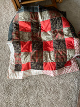 Load image into Gallery viewer, Outdoor Picnic Quilted Cat Throw
