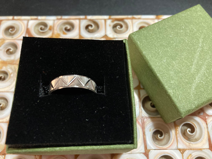 Sterling Silver Zig Zag Band