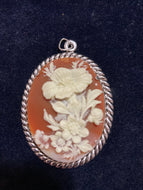 Cameo Flower Oval